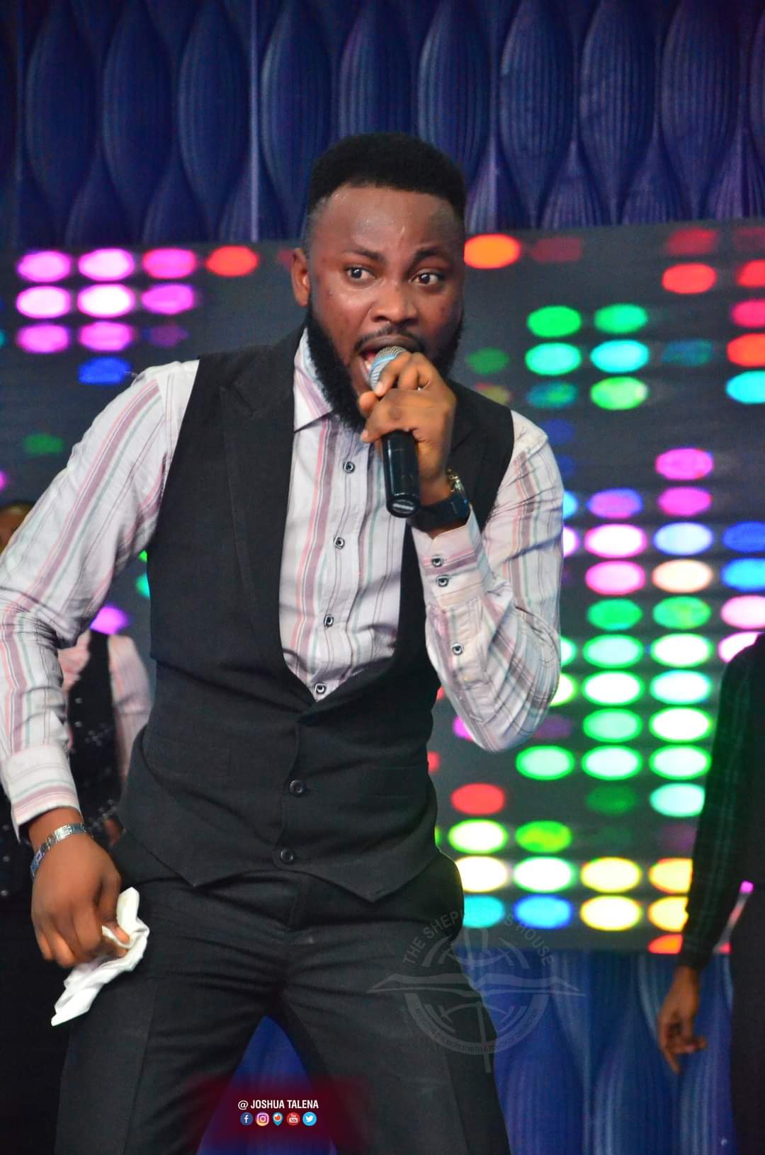 JONATHAN PRAISE Amama Amasi Amasi (The All Knowing God) cover image