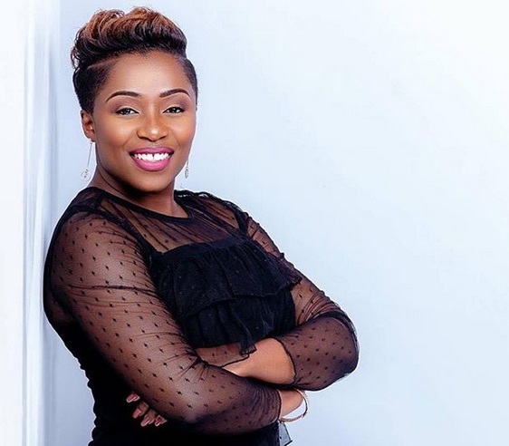 JANET MANYOWA Makafanira cover image
