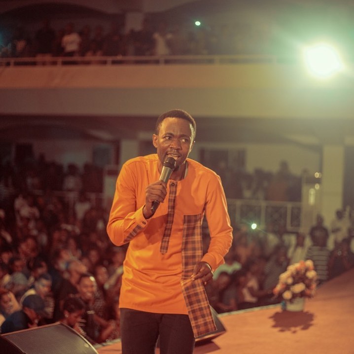 DR IPYANA Mighty God cover image