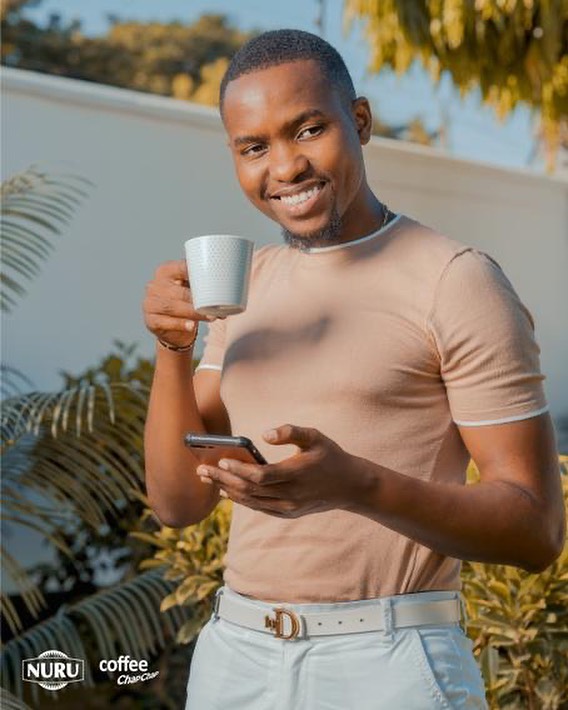 GNAKO Mwanamke cover image